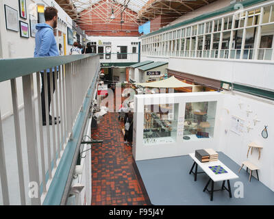 Intérieur de la conception et de l'artisanat de Manchester Center sur Oak Street, dans le quartier Nord de Manchester, Royaume-Uni. Banque D'Images