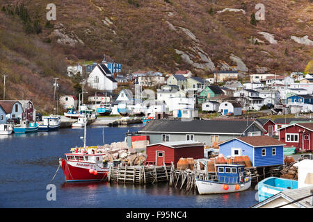 Niché au cœur de la motion Bay, Petty Harbour est une petite ville au sud de St John's qui dépend encore beaucoup de la pêche Banque D'Images