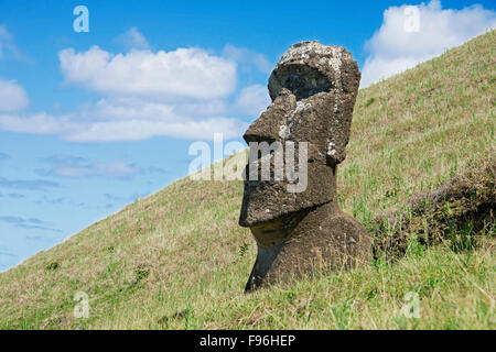 Ranu Raraku moai, cérémonie, l'île de Pâques Banque D'Images