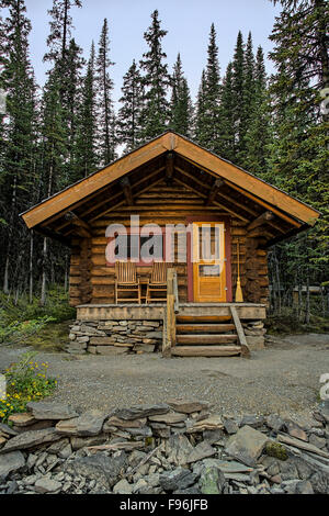 Un cadre rustique d'un chalet sur les rives du lac O'Hara dans le parc national Yoho, en Colombie-Britannique, Canada. Pas de biens Banque D'Images