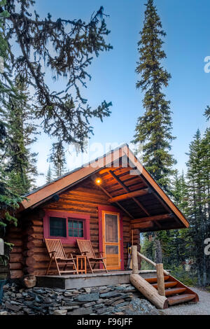 Un cadre rustique d'un chalet sur les rives du lac O'Hara dans le parc national Yoho, en Colombie-Britannique, Canada. Pas de biens Banque D'Images