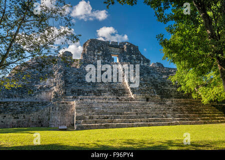 Structure Structure X (10), Maya ruines à Becan site archéologique, la Ruta Rio Bec, péninsule du Yucatan, Mexique, État de Campeche Banque D'Images