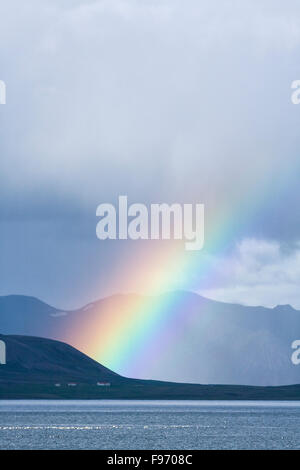 Arc-en-ciel sur Grundarfjorour, Islande Banque D'Images