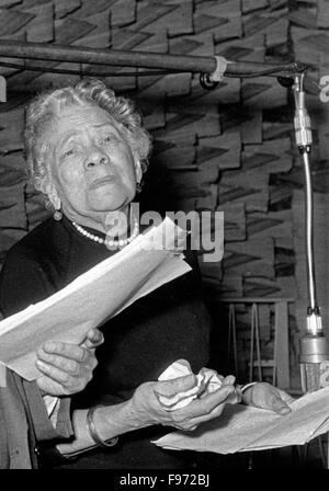 Deutsche Schauspielerin Tilla Durieux, Deutschland 1950er Jahre. L'actrice allemande Tilla Durieux, l'Allemagne des années 1950. Banque D'Images