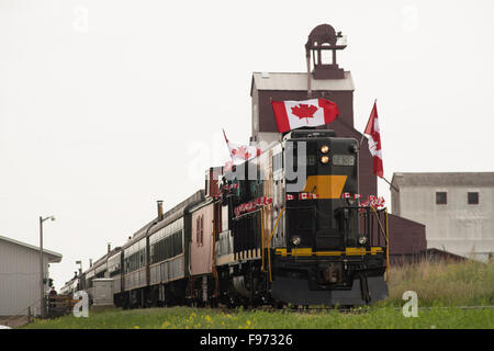 L'Alberta Prairie Railway Museum train d'excursion à Stettler, en Alberta, Canada. Banque D'Images