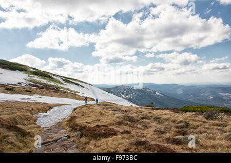 Les paysages de montagne de mai dans les Monts des Géants Banque D'Images