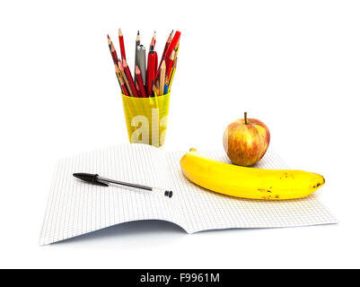 L'école et les articles de bureau isolé sur blanc. Concept Retour à l'école Banque D'Images