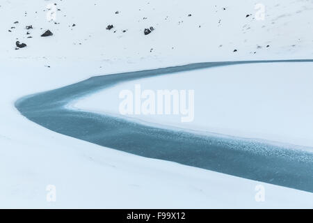 L'étang bleu congelé à Asahidake mountain, Hokkaido-Japan Banque D'Images