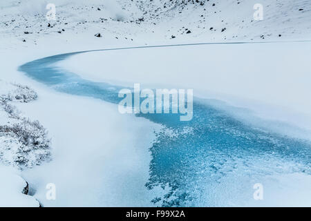 L'étang bleu congelé à Asahidake mountain, Hokkaido-Japan Banque D'Images