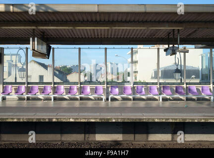 La plateforme de la gare de train Banque D'Images