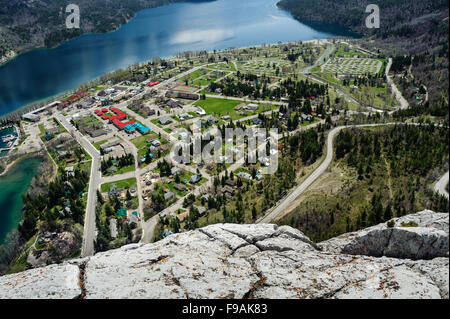 Vue aérienne du lac Waterton townsite et du belvédère, Bear's Hump Waterton Lakes National Park, Alberta, Canada Banque D'Images