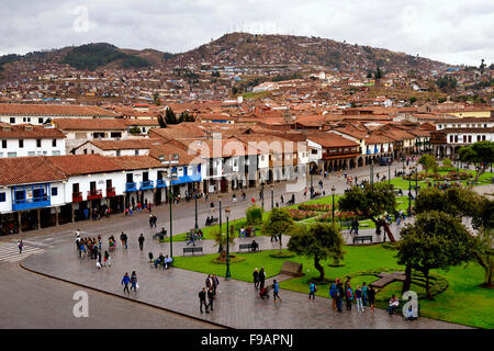 Vue de la cathédrale de la Plaza de Armas, Cusco, Cusco Province Province, Pérou Banque D'Images