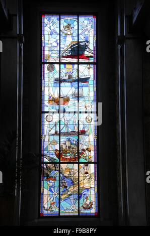 Vitrail à l'Institut historique bâtiment gris de Port Elizabeth, qui est maintenant un bureau. Banque D'Images