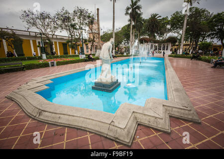 La fontaine de la plaza dans Barranco à Lima, Pérou Banque D'Images