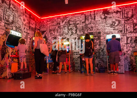 FAILE et BAST deluxx fluxx arcade Brooklyn Museum Banque D'Images