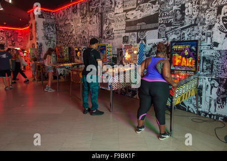 FAILE et BAST deluxx fluxx arcade Brooklyn Museum Banque D'Images