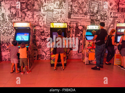 FAILE et BAST deluxx fluxx arcade Brooklyn Museum Banque D'Images