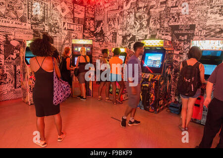 FAILE et BAST deluxx fluxx arcade Brooklyn Museum Banque D'Images