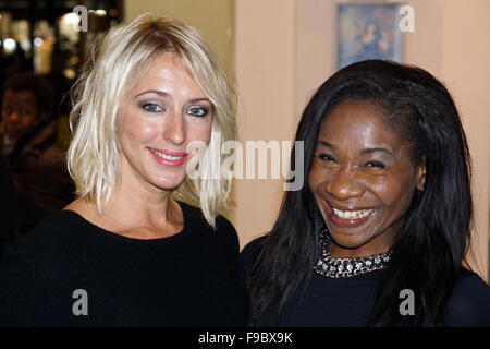 Londres, Royaume-Uni. 15 Décembre, 2015. Meg Mathews et actrice chanteuse Karen Bryson assiste aux vœux de Noël 'Jade Président votre souhait de lancer' au centre commercial Whiteleys Bayswater, Londres. Credit : Voir Li/Alamy Live News Banque D'Images