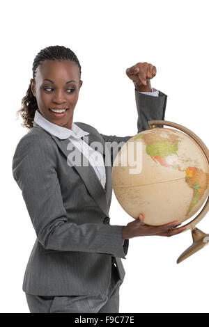 African business woman holding globe isolé sur fond blanc Banque D'Images