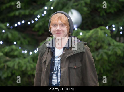 Rupert Grint, qui joue Ron Weasley dans les films de Harry Potter,arrive à Downing Street pour George Osbourne's party de Noël Banque D'Images