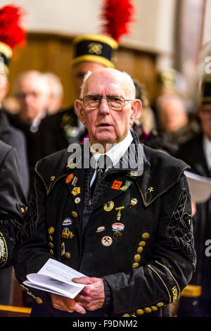 Réunion annuelle des mineurs de charbon historique association, en uniforme de cérémonie typique, avec un défilé et un service oecuménique, Bochum, Allemagne Banque D'Images