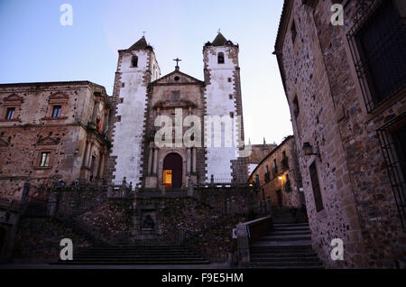 Église de San Francisco Javier est un temple de la ville monumentale. Cáceres. Espagne Banque D'Images