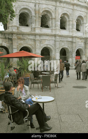 France, Languedoc-Roussillon, Nîmes, Arena, les gens, Banque D'Images