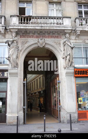 Entrée du passage couvert Bourg l'Abbe le 3 rue de Palestro - 2e arrondissement - Paris - France Banque D'Images