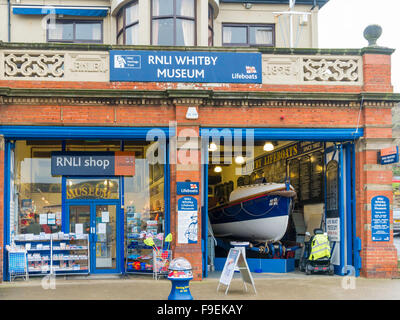 L'ancienne vie de Whitby boat station construit 1895 maintenant le RNLI lifeboat museum, Banque D'Images