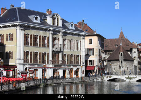 France Rhône-Alpes Annecy Palais de l'Isle de la rivière Thiou Banque D'Images