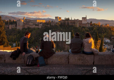 Vu de l'Alhambra Mirador de San Nicolas. Quartier Albaicín. Grenade, Andalousie, Espagne Banque D'Images