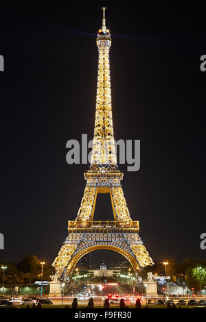 La tour Eiffel de nuit, lumière clignotante performance show à Paris Banque D'Images