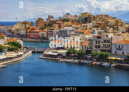 Vue sur le port d'Agios Nikolaos, Crete Banque D'Images