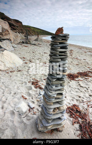 La sculpture sur pierre au saut de plage, Gorran Haven, Cornwall. Banque D'Images