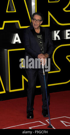 Londres, Royaume-Uni. 16 Décembre, 2015. Peter Mayhew assistant à la première de THE STAR WARS : THE FORC éveille au London's Odeon Leicester Square, l'Empire et Vue Cinemas 16 décembre2015 Crédit : Peter Phillips/Alamy Live News Banque D'Images