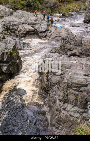 Randolph's Leap sur la Gorge de Findhorn en Ecosse. Banque D'Images