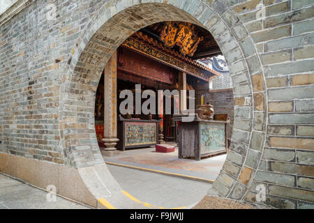 Tour porte à l'Pak Tai Temple sur l'île de Cheung Chau à Hong Kong, Chine. Banque D'Images