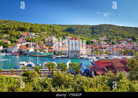 Village de Marina adriatique près de Trogir, en Dalmatie, Croatie Banque D'Images