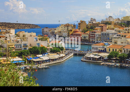 Vue sur le port d'Agios Nikolaos, Crete Banque D'Images