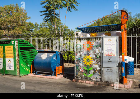 Un centre de recyclage dans la région de Nazareth, Israël, Moyen Orient. Banque D'Images