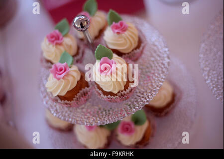 De délicieux petits gâteaux à candy bar Banque D'Images