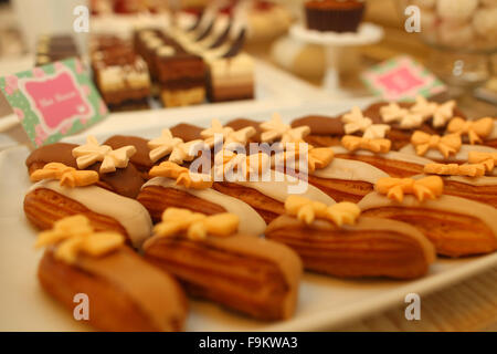 Délicieux gâteaux sur candy bar Banque D'Images