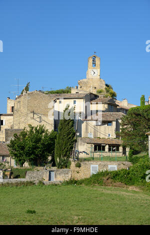 Le village provençal de Lourmarin dans le Luberon Vaucluse provence france Banque D'Images