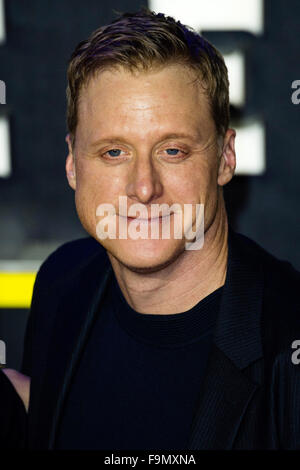 Londres, Royaume-Uni. 16 Décembre, 2015. Alan Tudyk assiste à la première européenne de 'Star Wars : The Force éveille' à Leicester Square, le 16 décembre 2015 à Londres/photo : dpa Crédit alliance photo alliance/Alamy Live News Banque D'Images