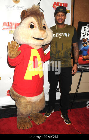 Carmelo Anthony beim Charity-Screeening des Kinofilms 'Alvin et les Chipmunks : La puce Road/Alvin et les Chipmunks : Chip' im Regal E-promenade de cinéma. New York, 15.12.2015/photo alliance Banque D'Images