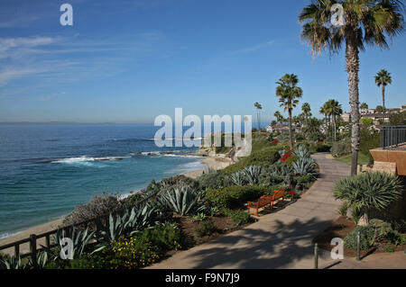 Treasure Island Park walkway Laguna Beach, CA le montage côté hôtel Banque D'Images