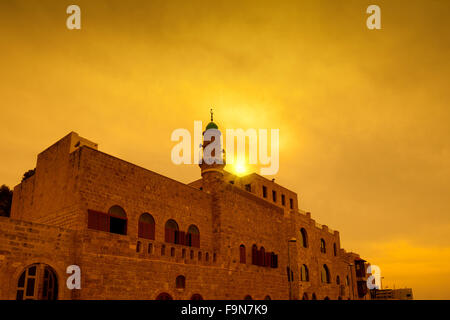 Golden sunset plus vieille ville Jaffa à Tel Aviv, Israël Banque D'Images