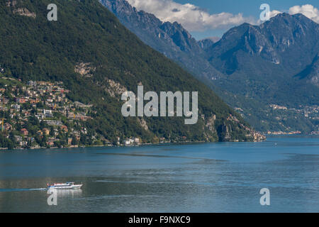 Traversier sur le lac de Lugano Banque D'Images