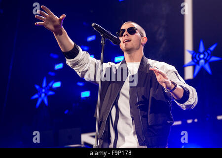 Rosemont, Illinois, USA. Dec 16, 2015. Singer Nick Jonas il se produit au cours de la Jingle Ball iHeartRadio à l'Allstate Arena à Rosemont, Illinois © Daniel DeSlover/ZUMA/Alamy Fil Live News Banque D'Images